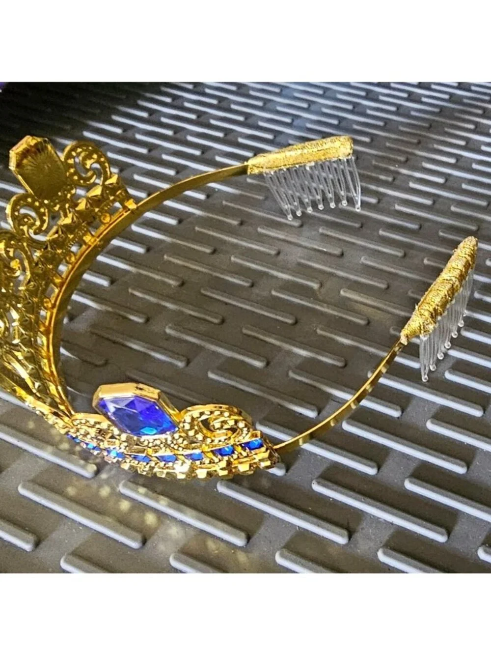 Descendants 3 Audrey Costume Girls 7-8 Tiara Crown Sleeping Beauty Aurora Disney - Picture 6 of 9